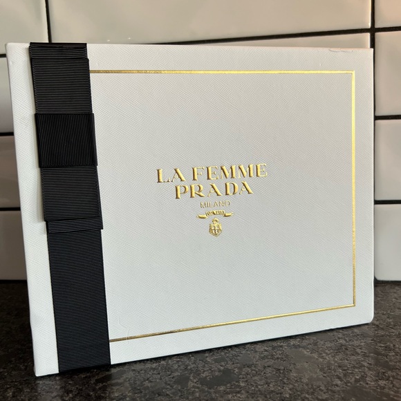 LA FEMME PRADA MILANO BOX - Picture 1 of 6